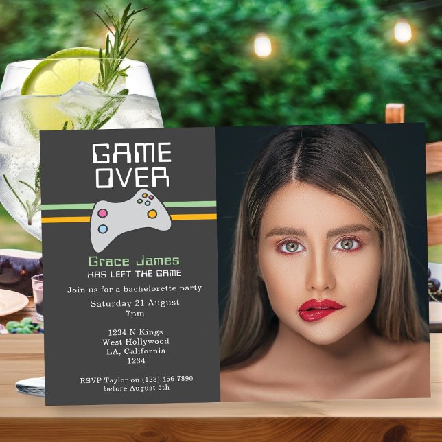 Convite Jogo de Vídeo por Festa de solteira (Computer Video Game Over Bachelorette Party Invitation by Ricaso. Fun gamer nerd party bride to be)