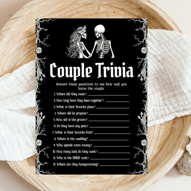 Convite Jogo do Chá de panela do Casal do Halloween Gótico (Gothic Halloween Couple Trivia Bridal Shower Game)