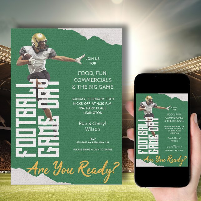 Convite Jogo sobre jogador de futebol em verde (American Football Player on Green Bowl Game Invitations - order INSTANT DOWNLOAD, PRINTED or both!)