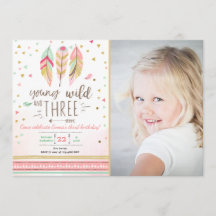 Jovem selvagem e três convidam Rapariga Rosa Doura