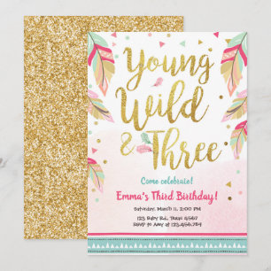 Convite Jovem selvagem e três penas são um aniversário 