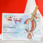 Convite Kids Vintage Aviation Watercolor Festa de aniversá<br><div class="desc">Convite de festas temático da aviação, com fundo azul de aquarela, avião vermelho, branco e azul e balão de ar quente, com nuvens e estrelas. O convite também tem um modelo de convite de aniversário de personalização fácil, os estilos de fonte, tamanhos e cores podem ser alterados clicando no link...</div>