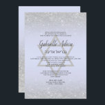 Convite Lavanda do Bat Mitzvah para o guião glitter prata<br><div class="desc">Típica de prata e convite de festas de Bat Mitzvah,  pastel roxo,  cor de prata e brilho prateado. O fundo rosa e a estrela são totalmente personalizáveis. Adicione seu nome hebraico.</div>