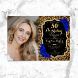 Convite Leopard Impressão Dourada Real Foto Azul 50º Anive<br><div class="desc">Elegante convite floral feminino para o 50º aniversário com sua foto. Design azul real preto de vidro com ouro brilhante falso. Possui impressão de leopardo animal, rosas azuis de safira, fonte de script e confetti. Perfeito para uma festa de comemoração de na moda adulto. Personalize com seus próprios detalhes. Pode...</div>