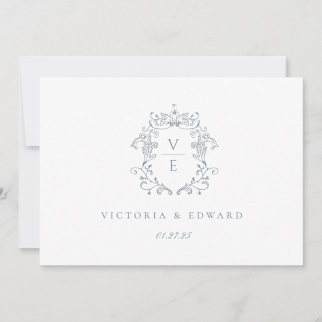 Convite Logotipo de Casamento Dusty Blue Crest Monograma (Frente)