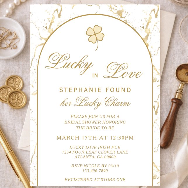 Convite Lucky in Love Elegant Gold Shamrock Bridal Shower (Criador carregado)