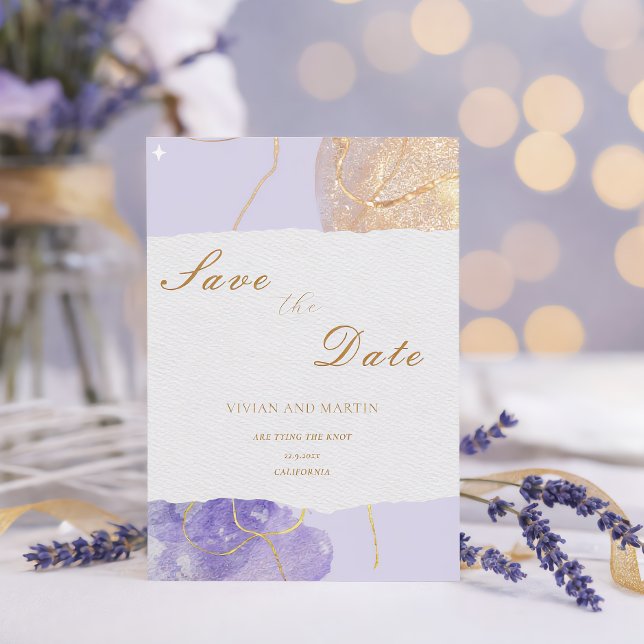 Convite Luxuoso Roxo & Abstrato Dourado Salve a Data (Criador carregado)