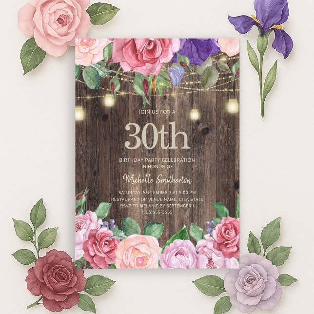 Convite Luzes de Corda de Flores Roxas Rosa Rústicas 30º (Pink and purple watercolor floral and string lights on rustic wood 30th birthday party invitation)