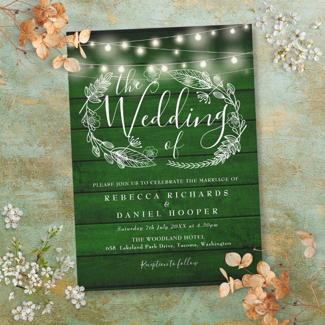 Convite Luzes de Corda de Madeira Verde Roteiro Casamento (Green Wood String Lights Script Wedding Invitation)