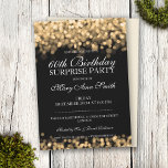 Convite Luzes Douradas de Festa de aniversário Surpresa El<br><div class="desc">Elegante 60th Surprise Convite de aniversário com sofisticado motivo de luzes Douradas,  nome e data personalizados e texto adicional. Imprima sua família e amigos com este design de anúncio de na moda e aniversário clássico. Totalmente personalizável! Fácil de usar e fácil de personalizar.</div>