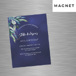 Convite Magnético aniversário de luxo marinho azul verde<br><div class="desc">Um fundo azul marinho,  decorado com verde. A cor azul é irregular. Personalize e adicione seu nome e detalhes da festa.</div>