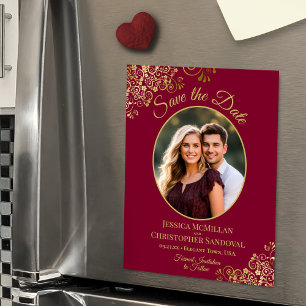 Convite Magnético Burgundy e Dourado Fotografia Save the Date para C