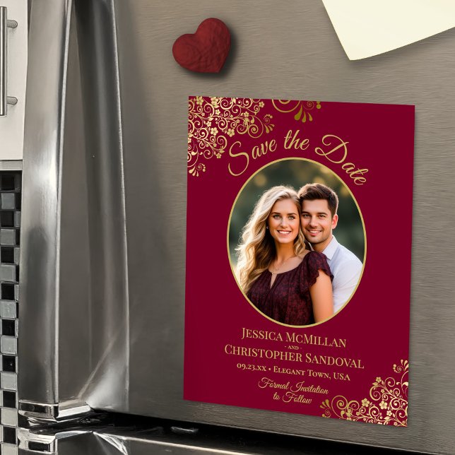 Convite Magnético Burgundy & Gold Fancy Wedding Save the Date Photo (Magnetic Card for Easy Display!)