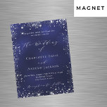 Convite Magnético casamento de luxo marinho azul prata moderno<br><div class="desc">Um fundo azul marinho,  decorado com falso brilho prateado,  faíscas. A cor azul é irregular. Personalize e adicione seus nomes e detalhes.</div>