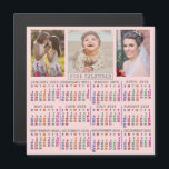 Convite Magnético Colagem de Fotos da Família Cor-de-Rosa Cute de Ca<br><div class="desc">Este ímã de calendário quadrado 2025 tem números num arco-íris de cor bonito, tudo num pano de fundo de cor rosa-claro-claro-rosado. Cada coluna numérica é uma sombra diferente, fazer mais fácil de ler. Adicione três das suas próprias fotos ao topo (um quadrado e duas verticais funcionam melhor, mas todas as...</div>