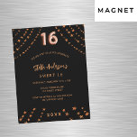 Convite Magnético Doce 16 estrelas rosa de ouro pretas luxo<br><div class="desc">Para uma elegante festa de aniversário 16,  16. Um fundo negro. Decorado com estrelas rosa douradas. Personalize e adicione um nome,  detalhes da festa,  ano de nascimento. O nome é escrito com um script de estilo manuscrito</div>