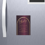 Convite Magnético Escrito de luxo para arco de ouro burgundy de 60 a<br><div class="desc">Um elegante convite de 60 anos magnético. Um fundo arrojado com um arco de ouro na frente.</div>