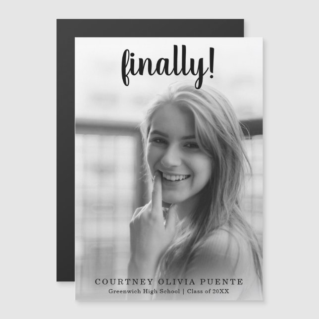 Convite Magnético Finalmente, Graduação de Foto de Script Moderno (Frente/Verso)