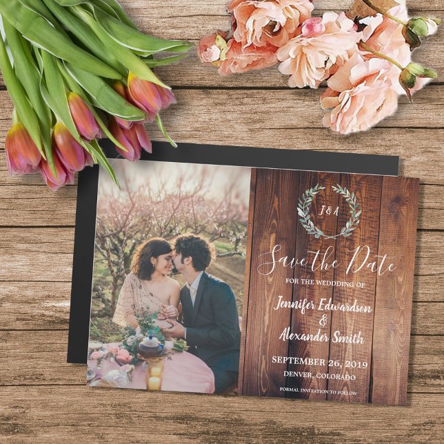 Convite Magnético Folhas russas em madeira de celeiro Salvar Data (Rustic watercolor leaves on barn wood photo magnetic Save the Date card.)