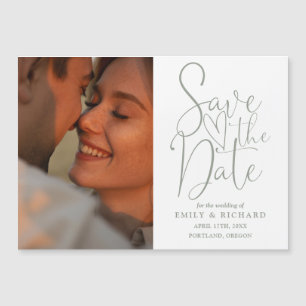 Convite Magnético Foto em Verde Sage Elegante Casamento Salvar a Dat