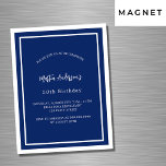 Convite Magnético Marinho de aniversário luxo minimalista branco azu<br><div class="desc">Um convite magnético moderno e elegante. Um fundo azul marinho decorado com quadros brancos. Personalize e adicione um nome e detalhes. Texto branco.</div>