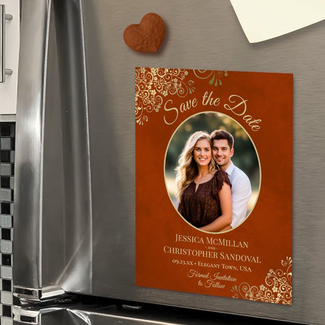 Convite Magnético Rust Orange & Gold Wedding Save Date Oval Photo (Magnetic Back for Easy Display!)