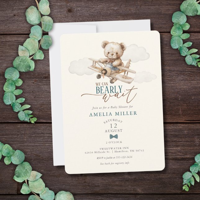 Convite Mal Podemos Esperar Urso de Pelúcia Avião Chá de B (We Can Bearly Wait Teddy Bear Airplane Baby Shower Invitation)