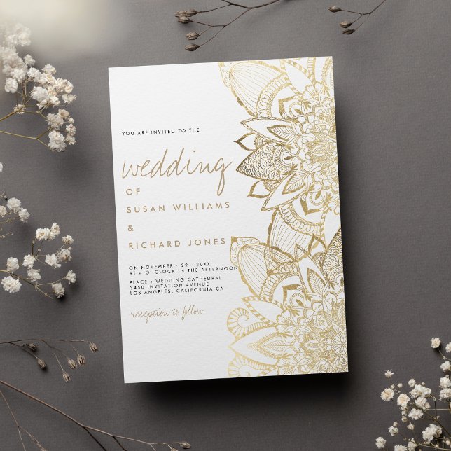 Convite Manuscrito escrito manuscrito em letras douradas m (Handwritten script lettering gold mandala wedding)