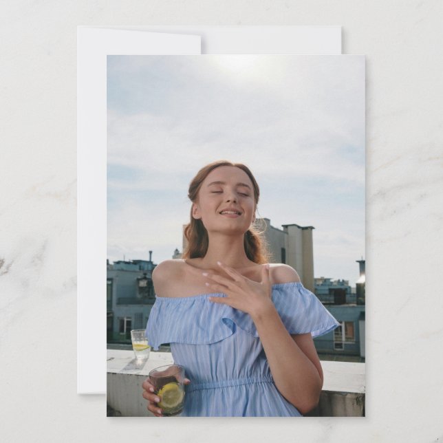 Convite Mão Desenhou Um Tini Bit Antigo Martini Aniversári (Verso)