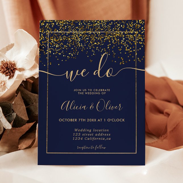 Convite Marinho azul  folha de ouro, iniciais azuis casame (Chic gold foil navy blue photo initials wedding invitation)