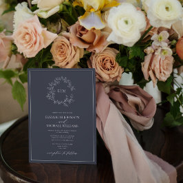 Convite Marinho de Código QR Blue Leafy Crest Monograma Ca