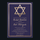 Convite Marinho Dourado da Borda da Estrela Bat Mitzvah He<br><div class="desc">Este convite moderno e elegante do morcego mitzvah com o nome hebraico é perfeito para o dia especial do seu filho. Ele apresenta uma estrela de folha de ouro falsa impressa de David e borda sobre um simples fundo azul de marinho com tipografia cursiva de ornamentado. É chic, bonito, minimalista...</div>