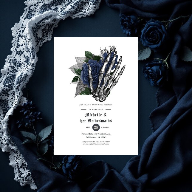 Convite Marinho Escuro Brancas Florais Góticas (Navy Floral Gothic Skulls Bridesmaids Luncheon Invitation)