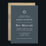 Convite Marinho mínimo Azul e Bar Dourado Mitzvah<br><div class="desc">Este convite para o Bar mitzvah,  minimalista e chic,  apresenta um fundo azul/marinho da meia-noite com a estrela de david. O verso apresenta um fundo dourado falso. Personalize-o para as suas necessidades. Você pode encontrar produtos correspondentes na minha loja.</div>