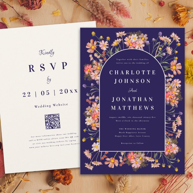 Convite Marinho Terracotta de Arch de Flor Selvagem (Elegant wildflower arch navy blue terracotta burnt orange peach fall wedding invitation With QR code)