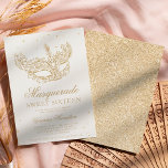 Convite Máscara de ouro preto-mascarada Doce 16<br><div class="desc">Um doce moderno,  chico e glamouroso dezesseis,  com uma máscara de mascarada de brilho dourado desenhada à mão com faíscas de diamante dourado em um fundo branco editável com brilho dourado na parte de trás.</div>