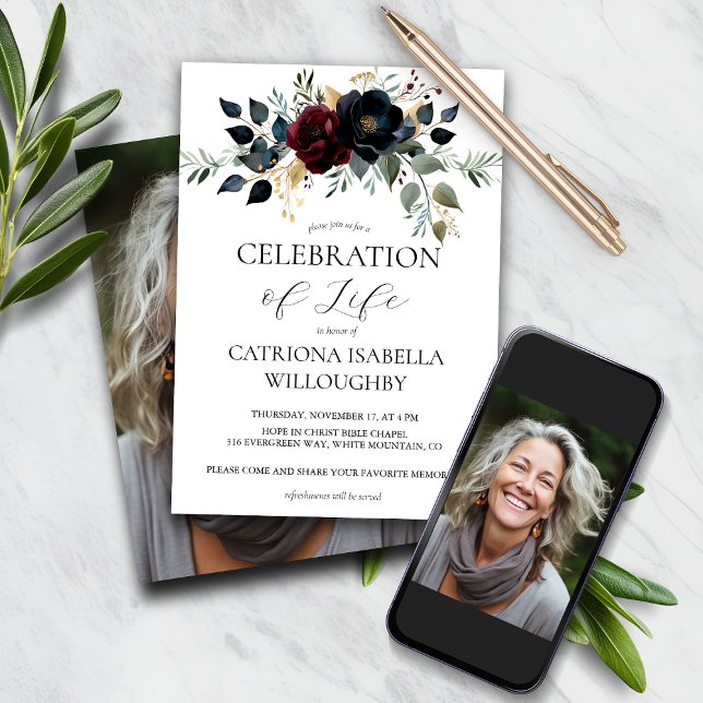 Convite Memorial Floral do Funeral do Marinho Burgundy (Criador carregado)