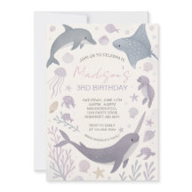 Menina debaixo da Festa de aniversário do mar