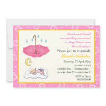 Menina linda adormecida borrifada rosa e amarela