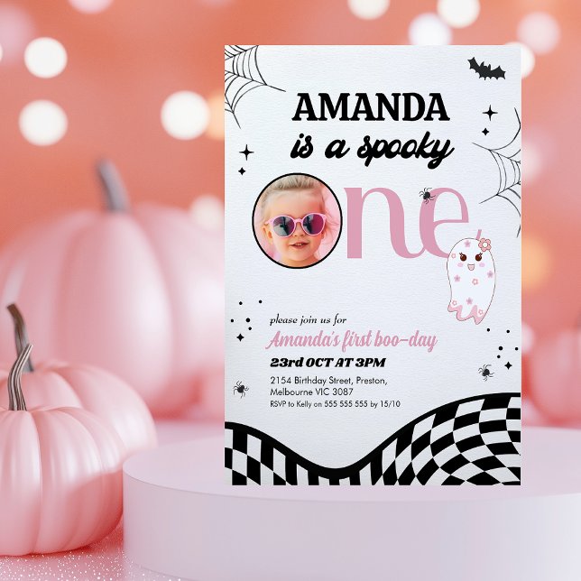 Convite Meninas Negras Retro-Rosa Estragam Um primeiro ani (Spooky One 1st Birthday Invitation Template Modern, Girls Spooky One Halloween First Birthday Invite)