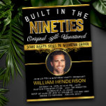 Convite Mens Funny Birthday Construído nos anos 90<br><div class="desc">Prepare-se para celebrar um aniversário com uma explosão do passado! O nosso convite clássico de "Nascer nos anos 90 - Original e Não Restaurado" é perfeito para o homem que está a tornar-se mais velho e ama as vibrações retrorreflectoras dos anos 90. Este convite preto e dourado, estilo vintage, apresenta...</div>