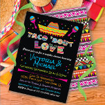 Convite Mexicano Fiesta taco sobre chá de casais<br><div class="desc">Fiesta mexicana Taco 'sobre casais de amor chá ou convites para festas de noivado. Apresenta um sombrero colorido,  maracas e aztec projetados fontes. Excelente para um Janto de ensaio temático mexicano,  chá etc. Ilustração desenhada à mão por McBooboo</div>