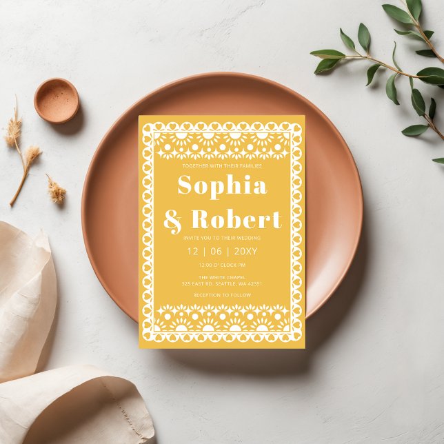 Convite Mexicano Fiesta Yellow Papel Picado Boho Weding (Mexican Fiesta Yellow Papel Picado Boho Wedding Invitation)