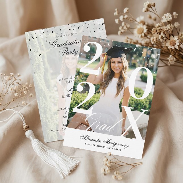 Convite Minimal Modern Bold Graduation Year Photo Party (Minimal Modern Bold Graduation Year Photo Party Invitation)