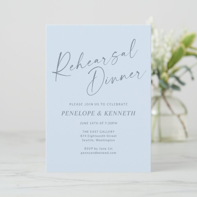 Convite Minimalist Modern Blue Script Rehearsal Dinner (Em pé/Frente)