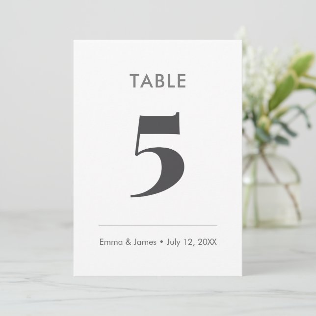 Convite Minimalist Modern Monogram Wedding Table Number (Em pé/Frente)