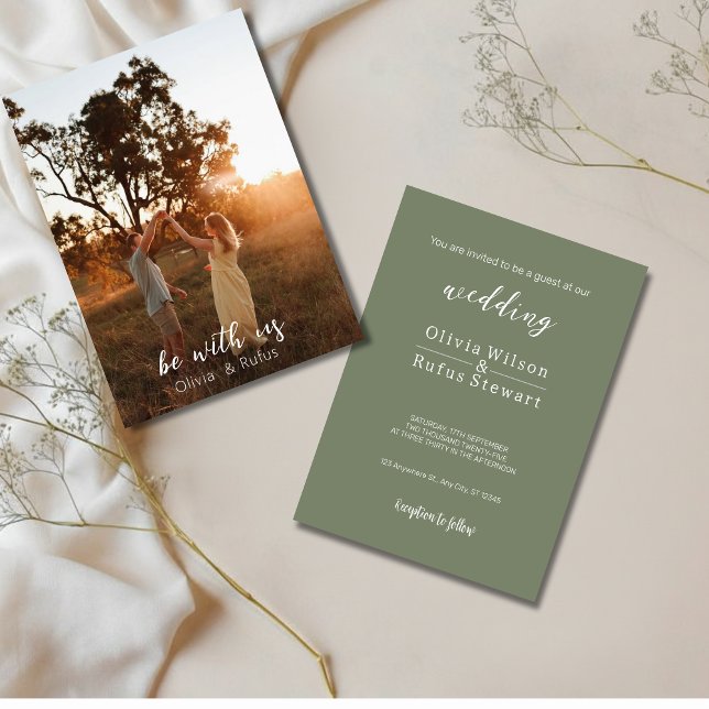 Convite Minimalist Olive Green Wedding Invitation Photo  (Criador carregado)