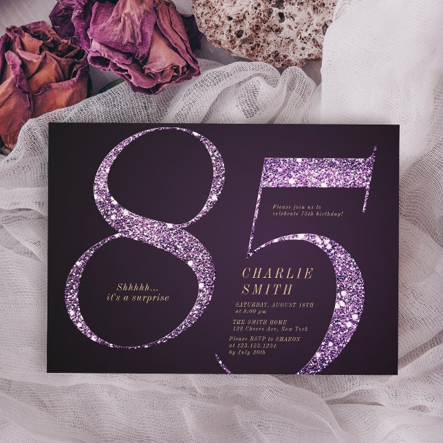 Convite Mínimo moderno brilho roxo 85 anos (Modern minimalist purple glitter 85th birthday invitation)