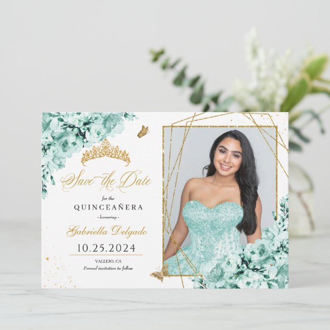 Convite Mint Green & Dourado Quinceañera Salve A Foto Da D (Em pé/Frente)