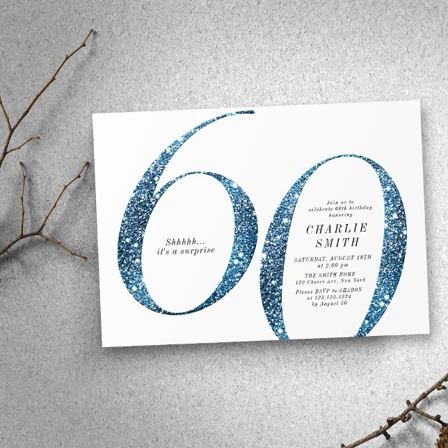 Convite Minúsculo moderno brilho azul azul brilhante 60 an (Modern minimalist faux blue glitter 60th birthday invitation)